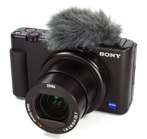 10 Best Vlogging Cameras for Beginners [2025]