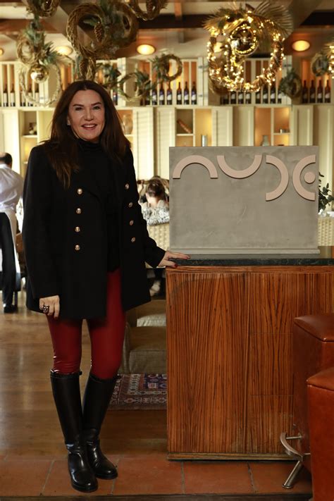 Nude Yeni Yıl Yemeğinde Ünlü İsimleri Ağırladı Marie Claire Türkiye