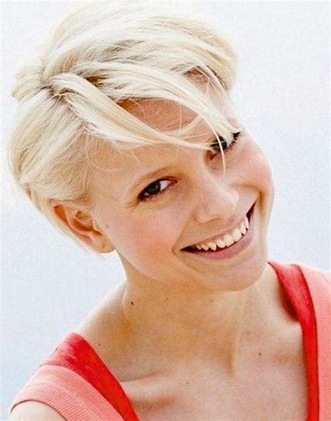 Beeldige Blonde Kapsels Libelle