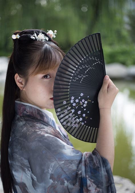 Chùm ảnh Photoshop chính là con đường ngắn nhất biến giấc mơ làm hot girl của con gái thành