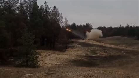 Боевая работа расчёта БМ21 Град - YouTube