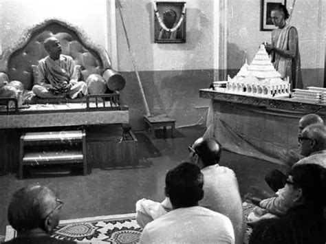 Presenting Srila Prabhupada's Bhagavad-gita to Srila Vyasadeva ...