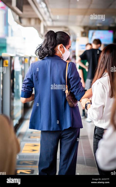 Smart Thai Lady Hi Res Stock Photography And Images Alamy