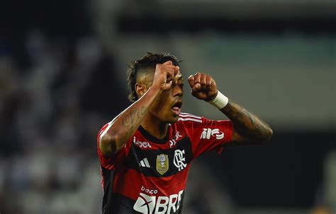 Ap S Voltar A Marcar Duas Vezes Em Um Jogo Bruno Henrique Descubra O