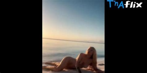 Iggy Azalea Breasts Scene In Iggy Azalea Nude On The Beach Tnaflix