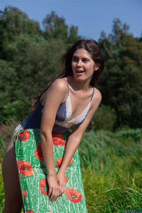 Sexy Teen Luna Naked In Nature MetArt Feeling The Sun Luna Pica 0002 Porn Pic
