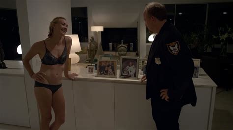 Naked Yvonne Strahovski In Louie