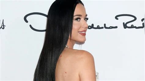Fast nackt Katy Perry im Mikro Bikini am US Unabhängigkeitstag
