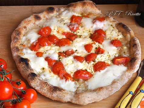 Pizza Con Pomodorini Stracchino E Mozzarella Ptt Ricette