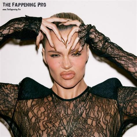 Khloe Kardashian Nude For Tmrw Photos The Fappening