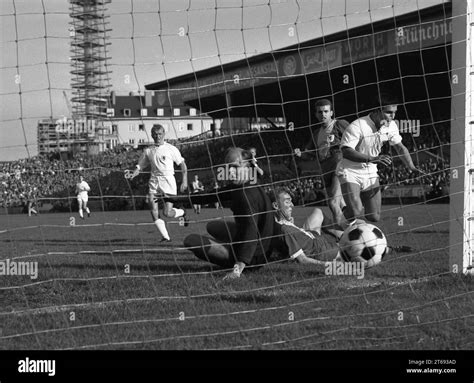 1860 Munich Goalkeeper Hi Res Stock Photography And Images Alamy