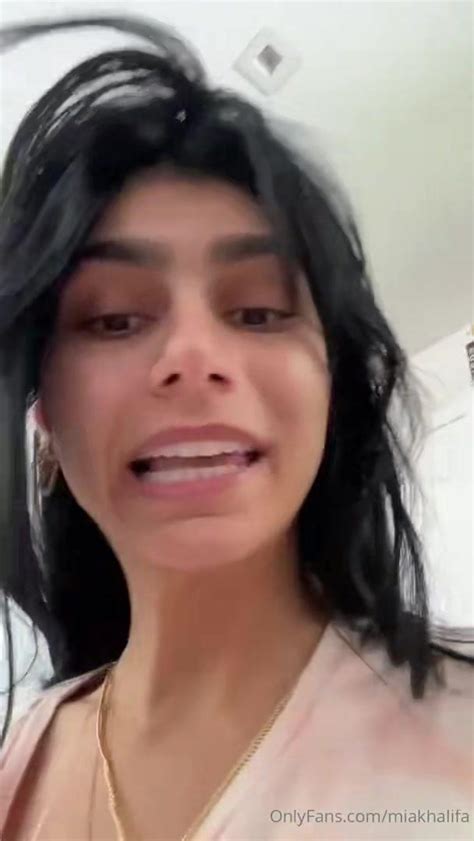 Mia Khalifa Nude Bathroom OnlyFans Livestream Leaked Influencers GoneWild The Fappening