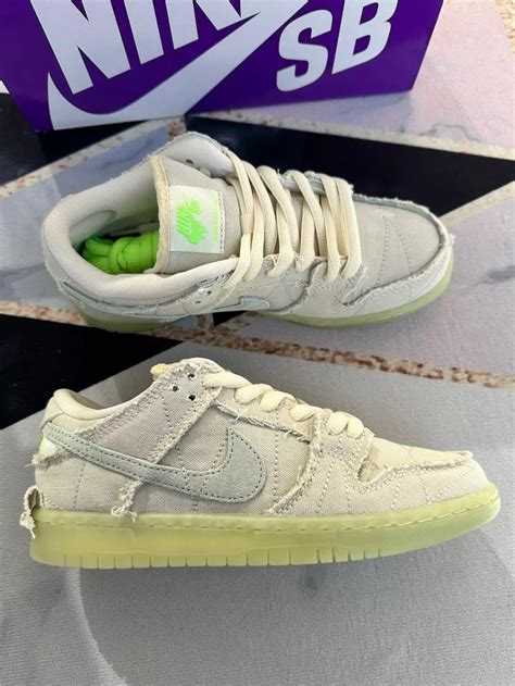 Mummy dunk in hand pics : r/sneakerreps