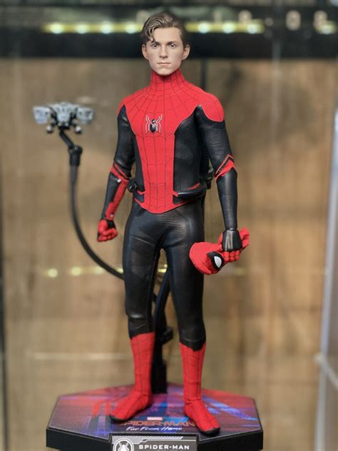 Fs Hot Toys Spider Man Ffh Upgraded Suit And Sideshow Collectibles Blue And Yellow Wolverine