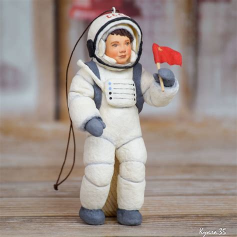 Ватная елочная игрушка – Космонавт. Коллекционная ватная игрушка купить ...