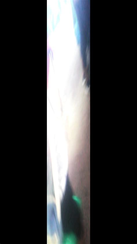 PIES Y CULO HERMOSO MILF EN JEANS AJUSTADOS LATINA MADURA HOT