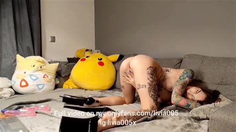 Livia Przy Apana Na Zabawie Dildo Na Kamerce Nie Mo E Wytrzyma I Obci Ga G Boko Swojemu Panu