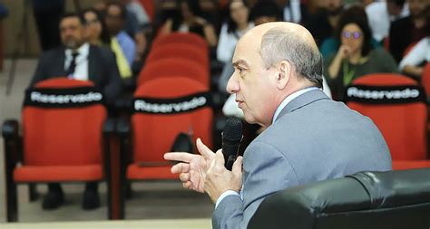 Presidente Do Tce Am Participa De Mesa De Debates Sobre Governan A E