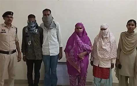 Sex Racket Busted दरग म चल रह थ दह वयपर अहर गव गरमण न पलस क द सचन