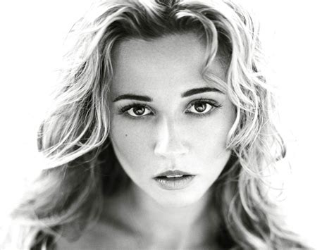 Cavemen Go Linda Cardellini