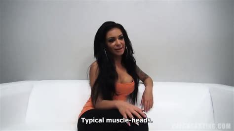 Simona Shows Naked Body