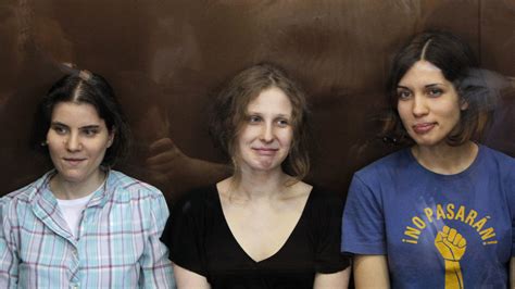 Rusk Policie Zadr Ela Dv Lenky Pussy Riot Protestovaly P Ed V Znic Kde Si Trest Odpyk V