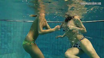 Hot Erotic Swimming Pool Poses XVIDEOS