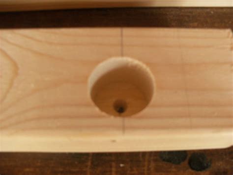 Простая стойка для садового инвентаря