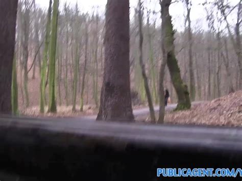 Publicagent Outdoor Sex Filmed on Amateur Camcorder in Public Place Vidéos Porno Gratuites