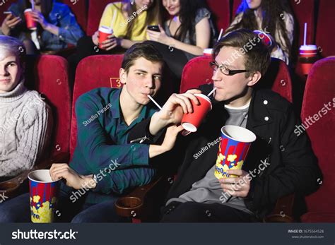 Fotos De Cinema Gay Fotos Im Genes Y Otros Productos Fotogr Ficos De Stock Shutterstock