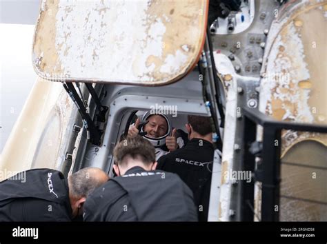 Reportage Nasas Spacex Crew 3 Splashdown May 2022 Esa European