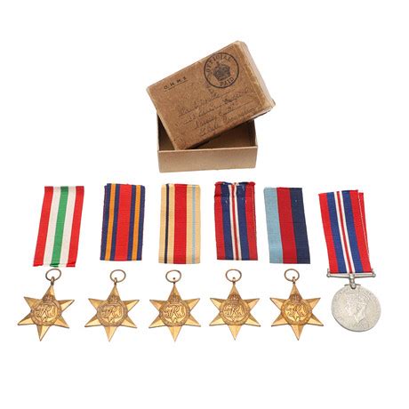 ETT SET MED SEX MEDALJER FRÅN ANDRA VÄRLDSKRIGET Mynt Medaljer Frimärken Ordnar Medaljer