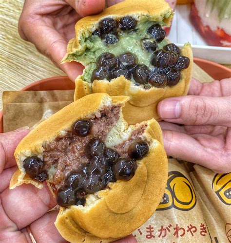 Nữ sinh gen Z mê food review giới thiệu món bánh cực hot hit dành cho tín đồ ăn vặt Hà