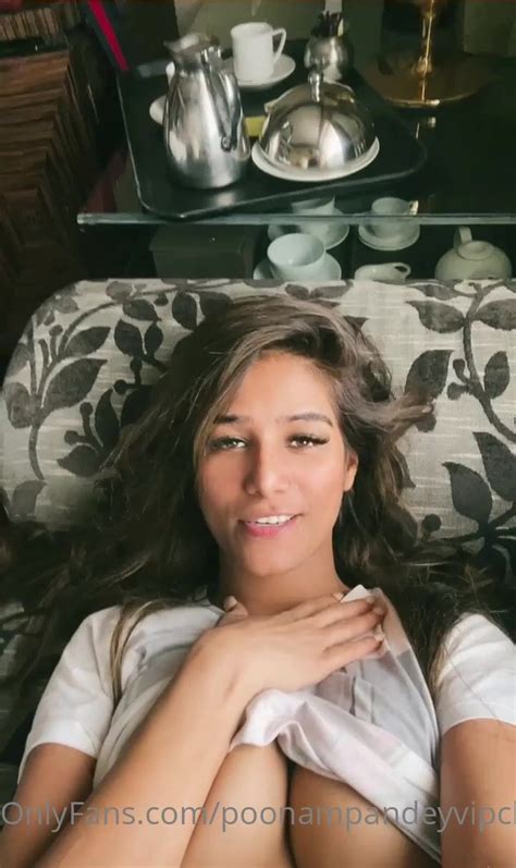 Mira Poonam Pandey Shy Indain Babe Showing Her Tits To Her Fans
