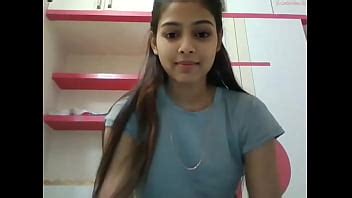 Indische Amateur Mädchen zeigen ihrem Freund ihre dicken indischen Brüste XVIDEOS