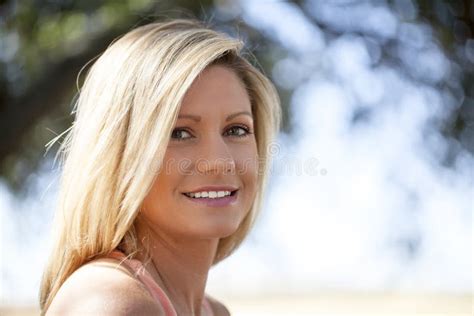 Junge Blonde Frau Stockfoto Bild Von Marilyn Blond 53244462