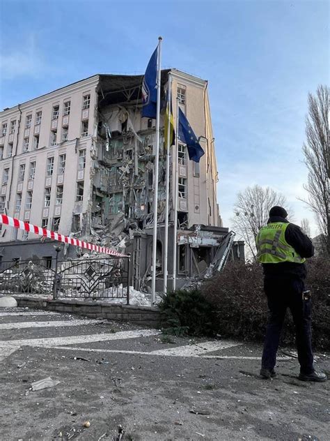 Extrem Schwerer Raketen Angriff Auf Kiew Zahlreiche Einschl Ge Exxpress