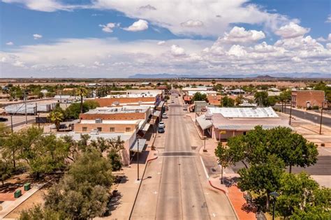 Premium Photo July 28 2022 Florence Arizona Usa Main Street In