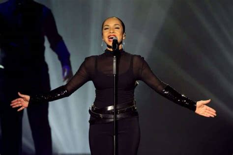 10 Best Sade Songs Of All Time