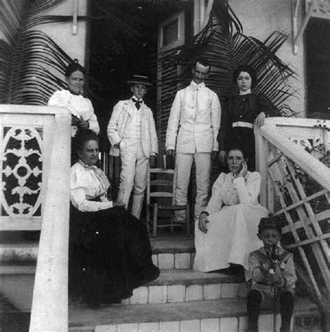 1898familia Puertorriqueñafrente Su Casa Puerto Rico History