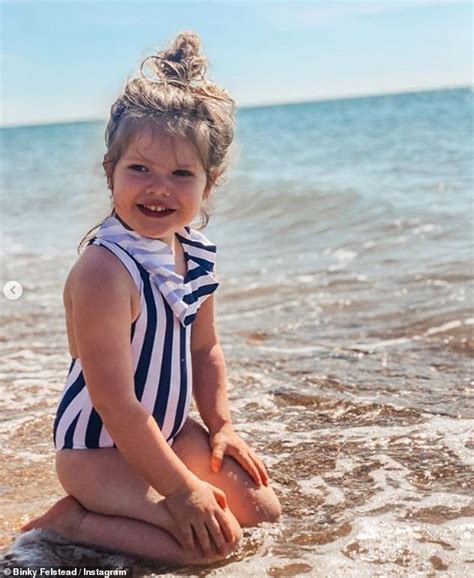 Binky Felstead Shows Off Her Toned And Tanned Physique In Racy Red Bikini Daily Mail Online