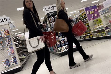 Bubble Brunette And Her Skinny Blonde Friend Spandex Leggings Yoga Pants Forum