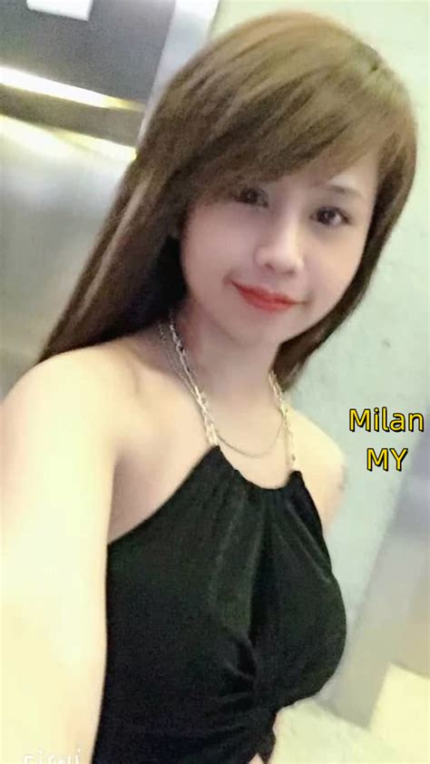 Milan Local Cute Babe In KL City Centre
