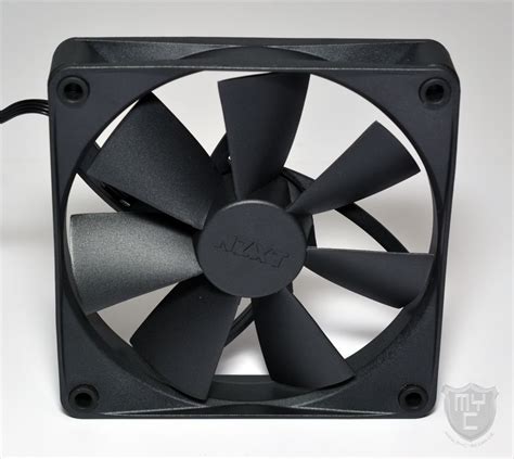 NZXT Kraken Elite 360 mm AiO Wasserkühlung mit integriertem Display