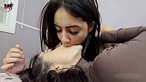 Vídeos besos lesbicos XVIDEOS