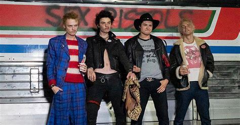 Série sobre Steve Jones do Sex Pistols estreará no Star Agora Paparazzi