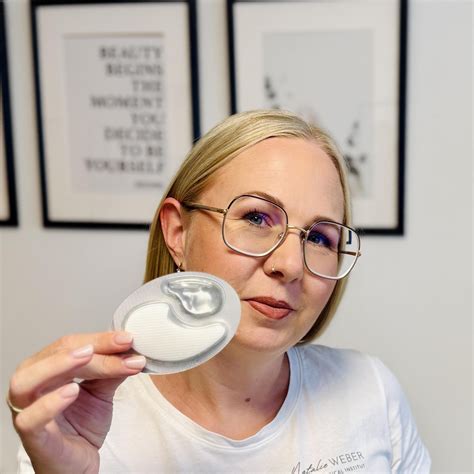 Pickel-Alarm? Und wieder heißt’s: “Mach doch Teebaumöl drauf!” 😑 Oder