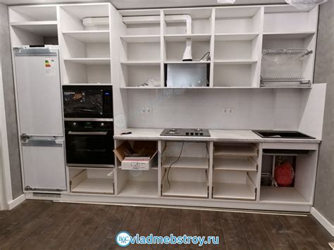 Купить Шикарный белый кухонный гарнитур с встроенной техникой за 160000 ...