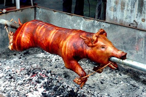 Dude For Food Diplahan Lechon The Best Of Mindanao Lechon Now In Manila
