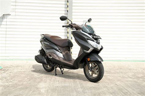 Suzuki Burgman Street 125 EX 2024 Price, Promo December, Spec & Reviews